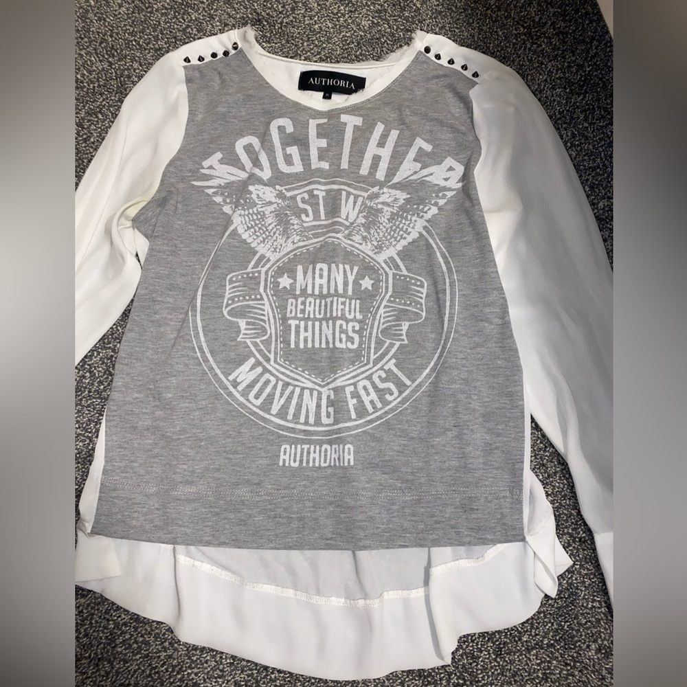 NEW w/out tags AUTHORIA long sleeve blouse